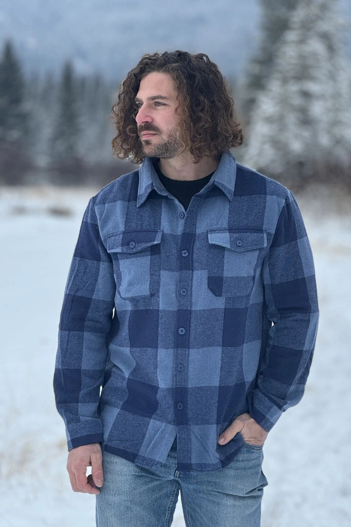 2 breast pockets, 75% polyester and 25% cotton. 